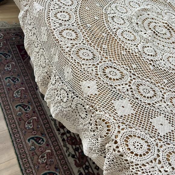 Vintage Handmade Crochet Lace Tablecloth 58” Round Cotton Doily Shabby Chic - Picture 4 of 9